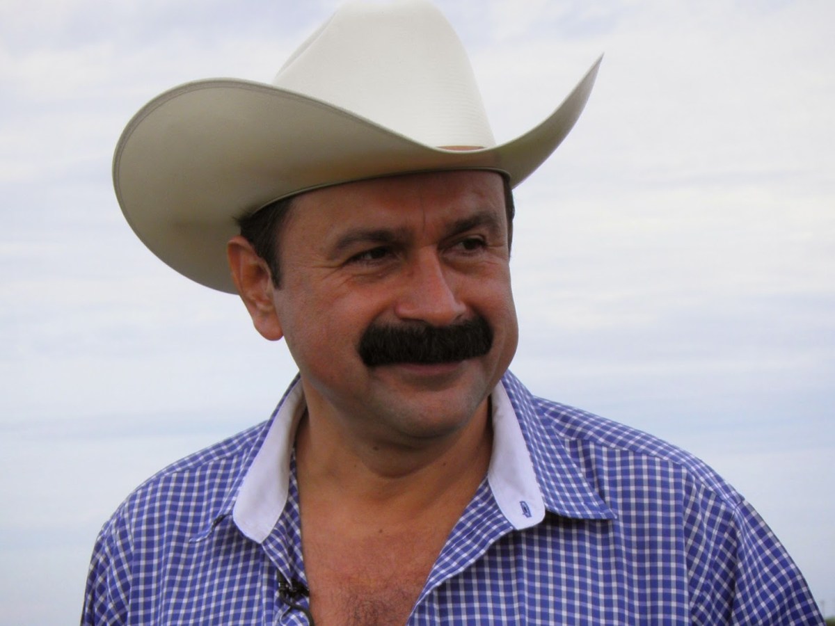 Cap. 9: LAYIN Y VEYTIA miembros estelares del&nbsp;ESCUADRÓN.